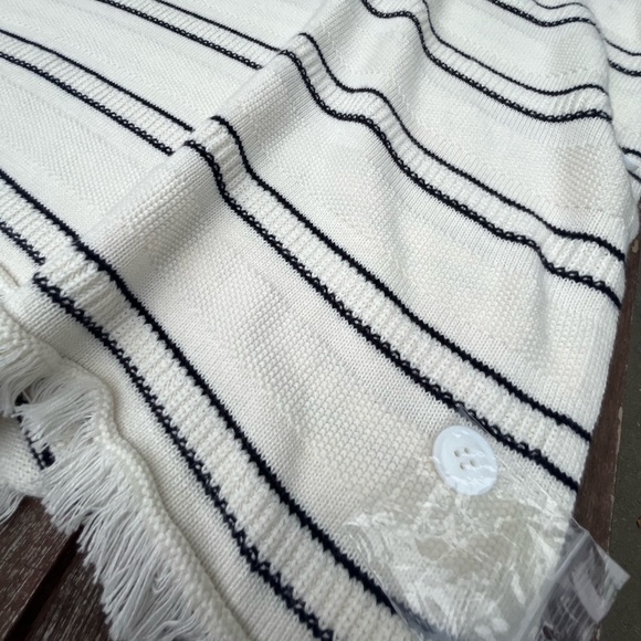 NWT poncho - Picture 6 of 13